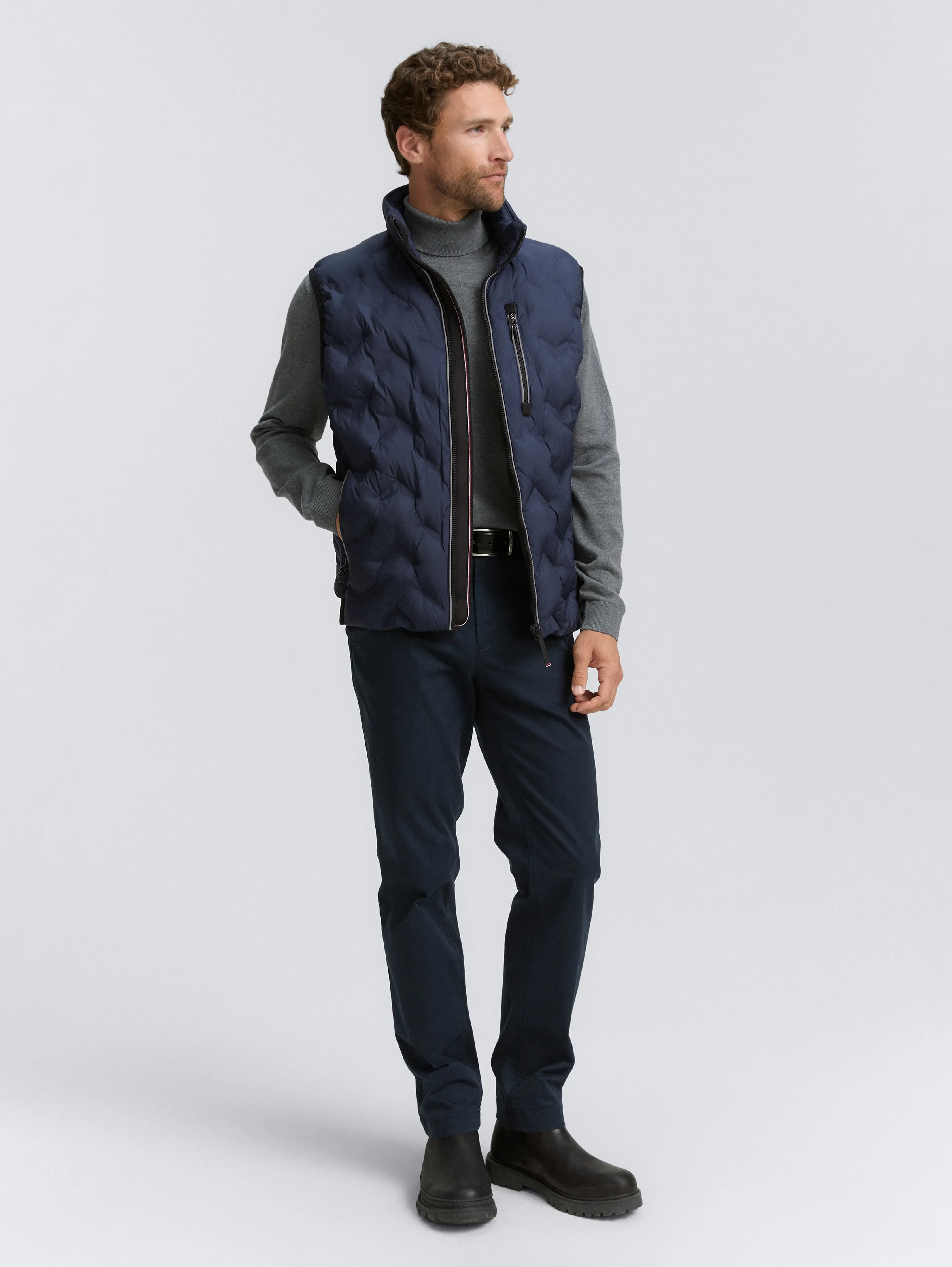 Tom Tailor_0_Hybrid Lightweight Quilted Waistcoat_1046224_10668_03