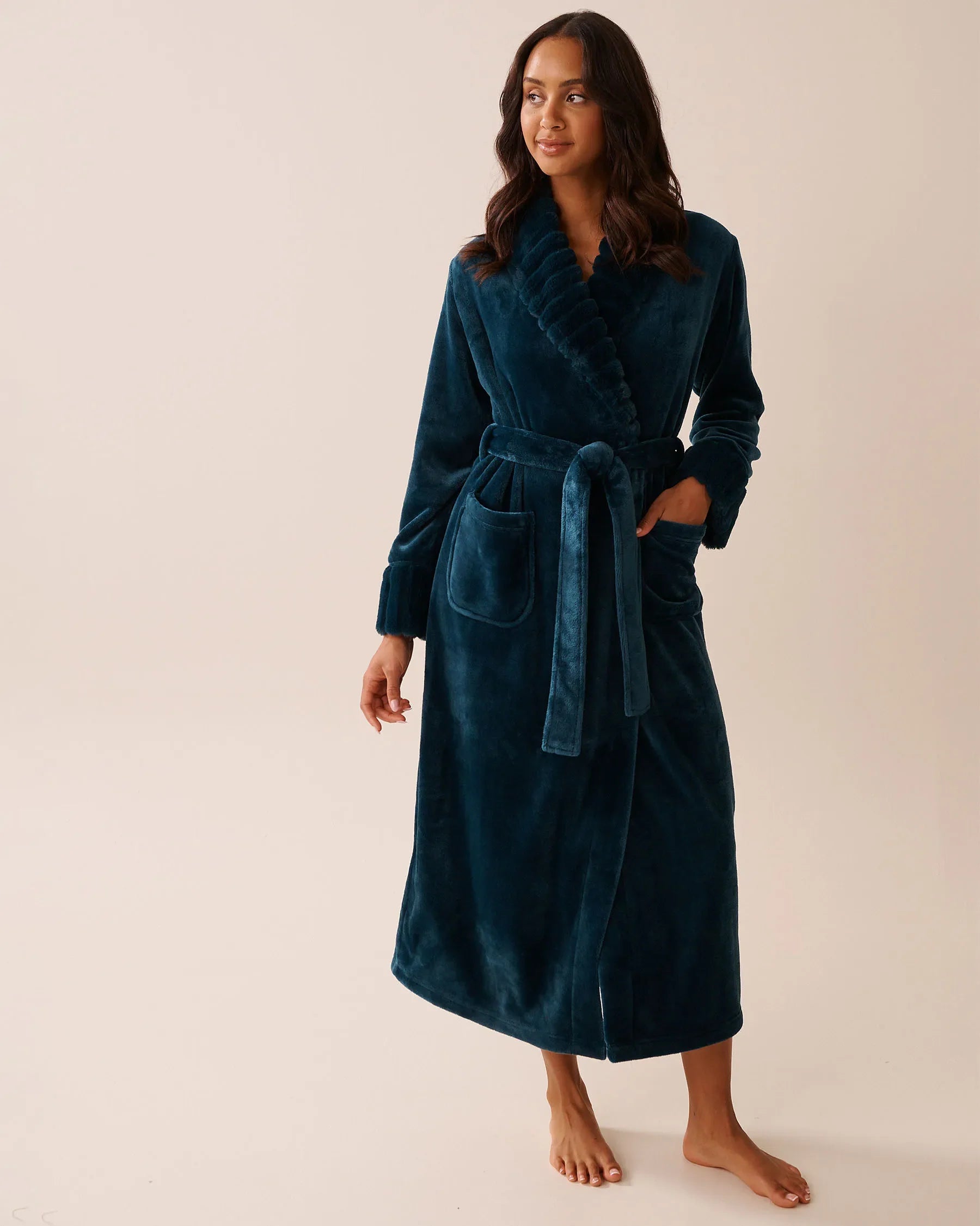 La Vie en Rose_Reflecting Pond_Luxury Edition Long Faux Fur and Soft Plush Robe_40600211_40241_03