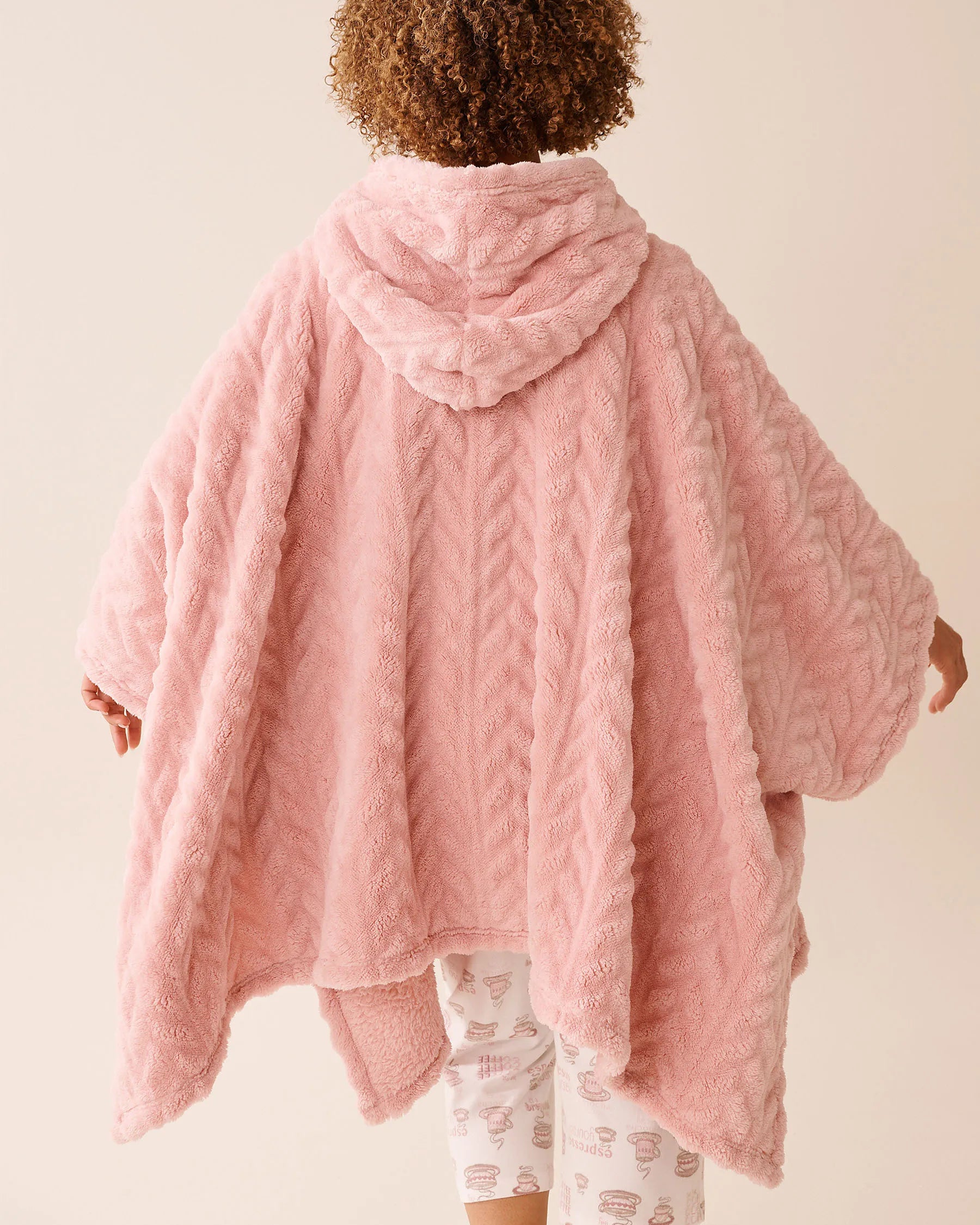 La Vie en Rose_Zephyr Cable_Cable Effect Soft Plush Hooded Cape_40700414_P60407_02
