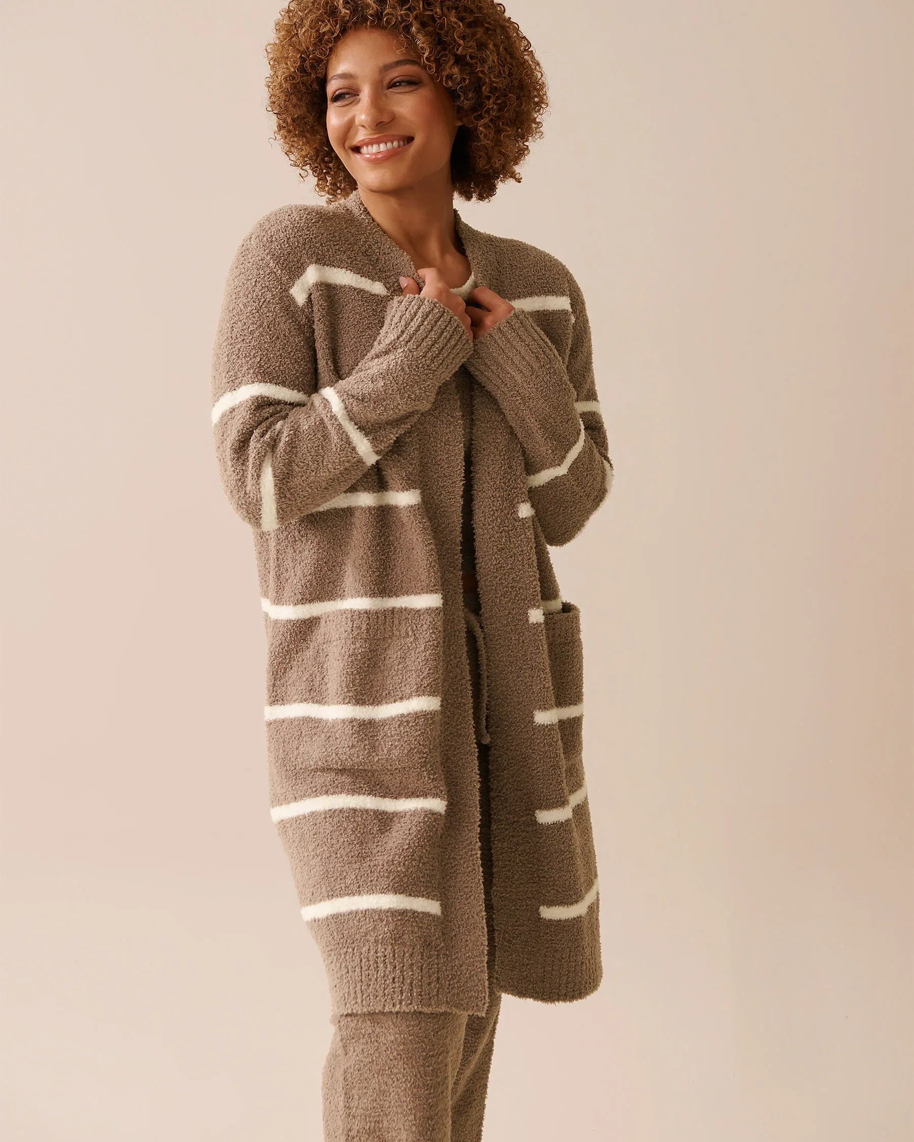 La Vie en Rose_Cinder & Snow Stripes_Chenille Long Cardigan_50500016_P00449_03