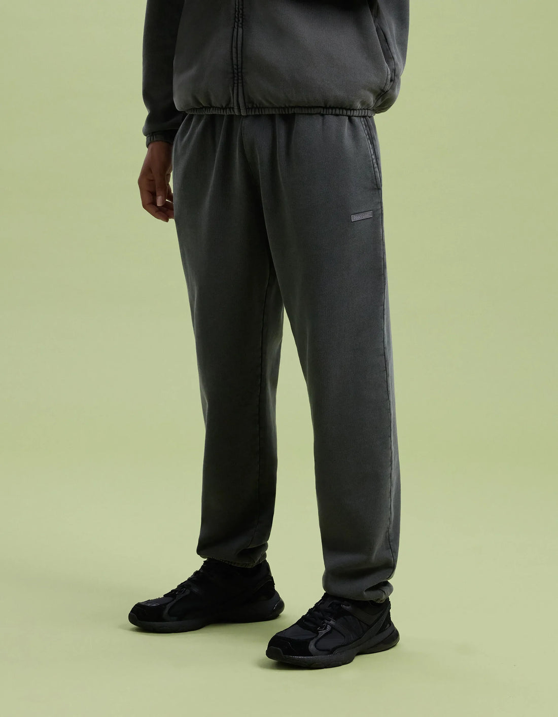 Celio_Anthracite_Pantone_LMOPANJG_ANTHRACITE_08