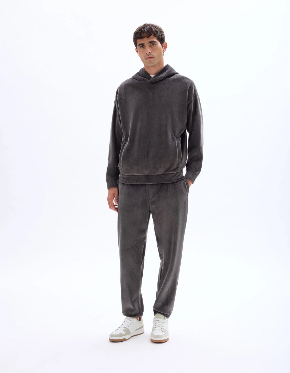Celio_Carbone_Oversized Velour Hoodie_MEVELVET_CARBONE_01