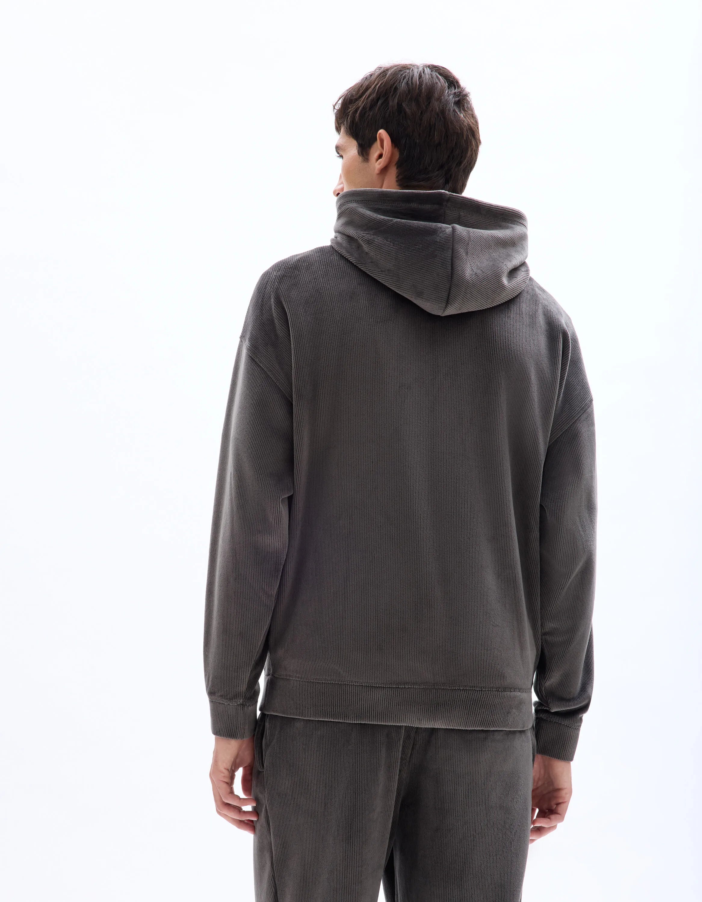 Celio_Carbone_Oversized Velour Hoodie_MEVELVET_CARBONE_03