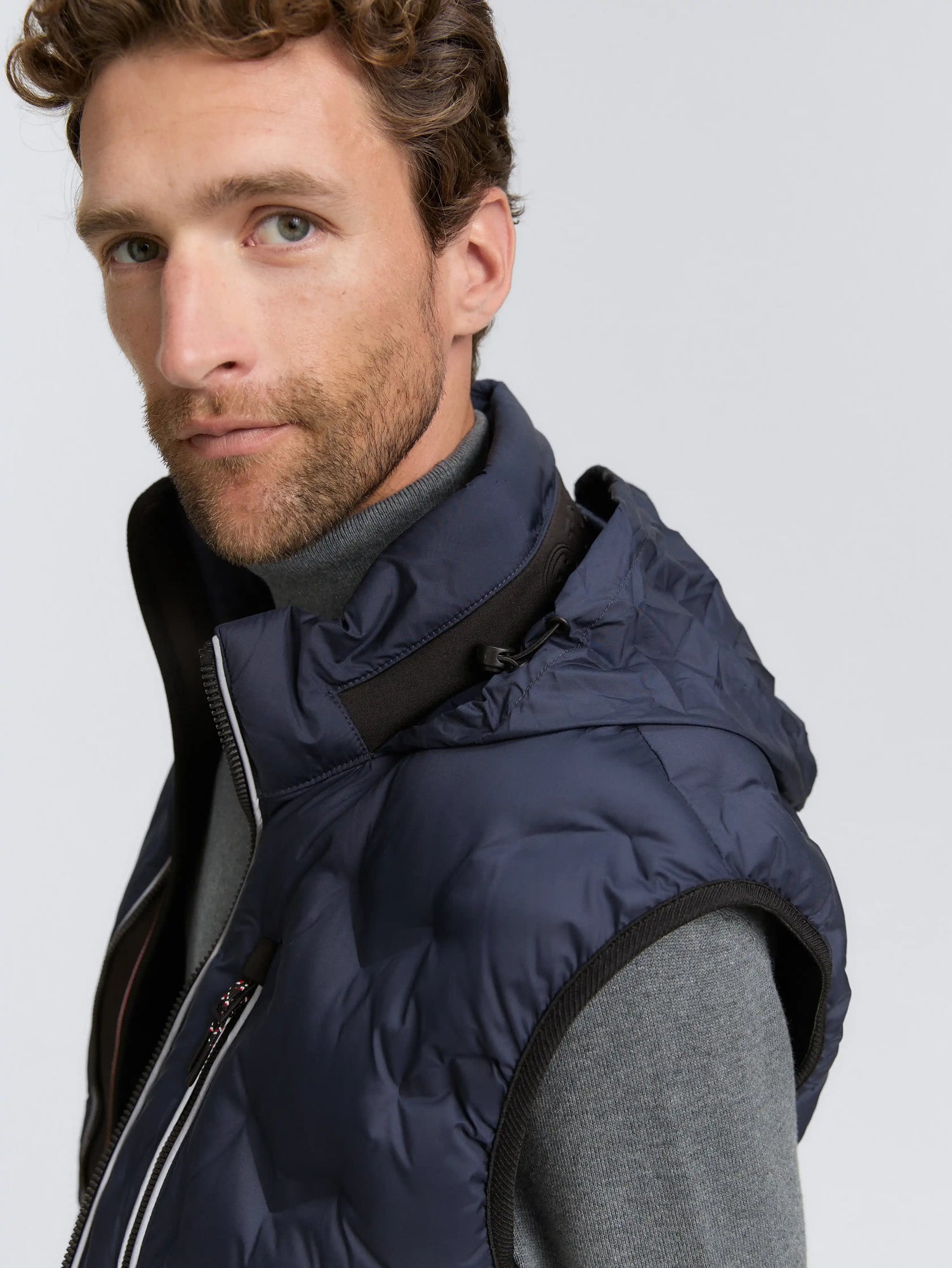 Tom Tailor_0_Hybrid Lightweight Quilted Waistcoat_1046224_10668_05