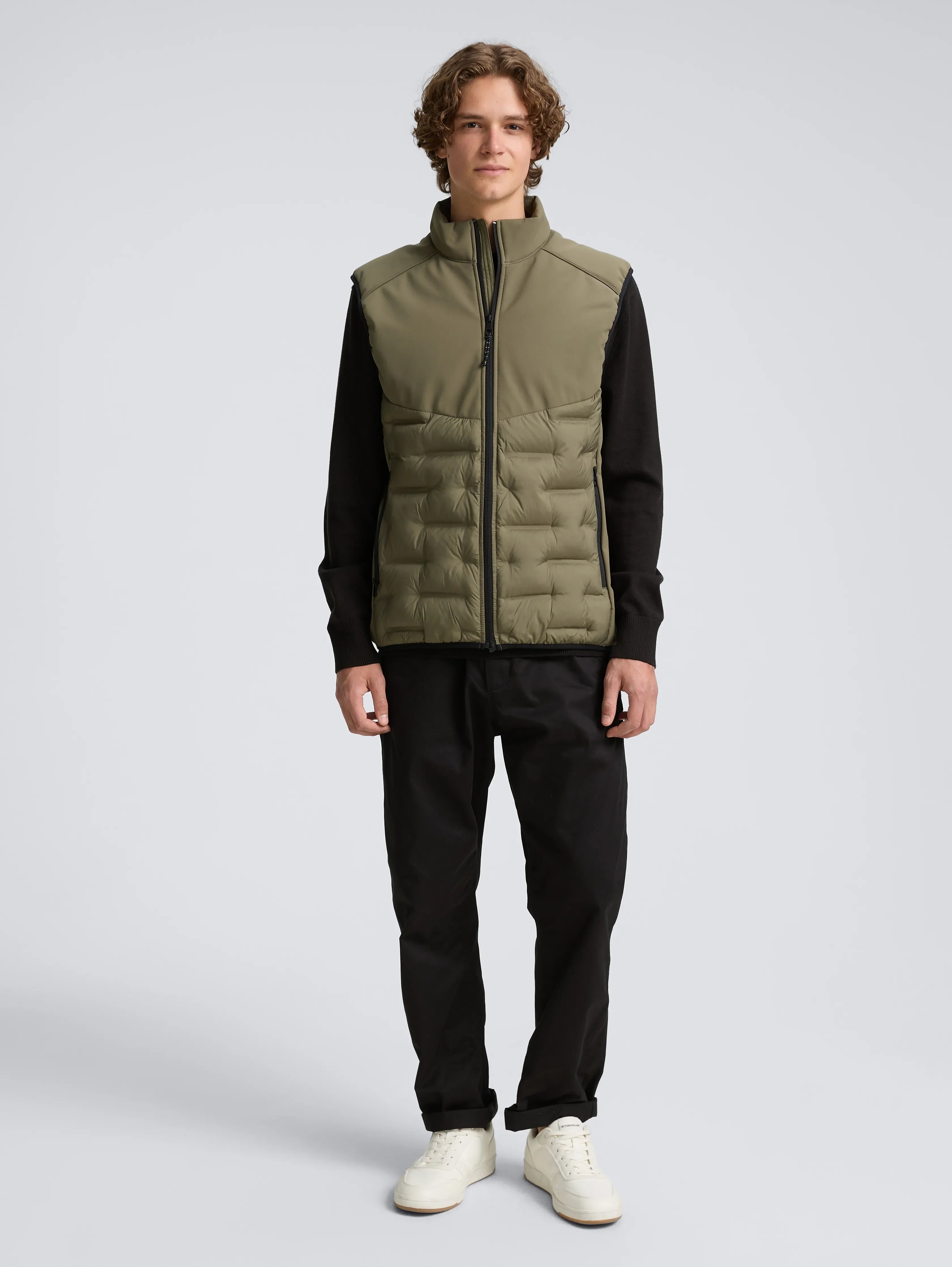 Tom Tailor_0_Hybrid Quilted Waistcoat with Stand-Up Collar_1046264_11848_03