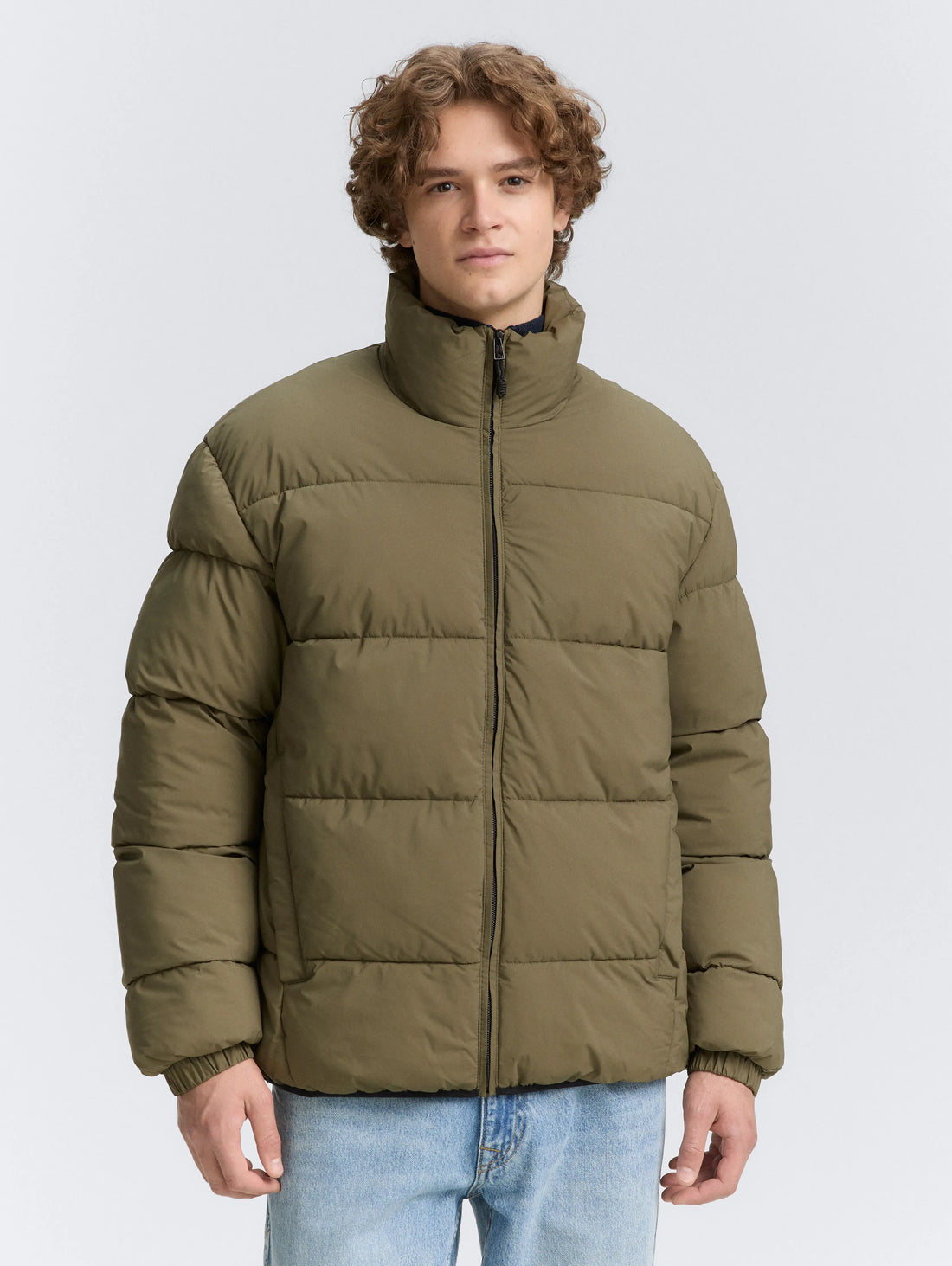Tom Tailor_0_Lightweight Puffer Jacket with Stand-Up Collar_1046902_11848_02