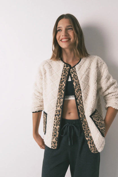 Women Secret_Beige_Short Reversible Animal Print Jacket_3142298_96_01
