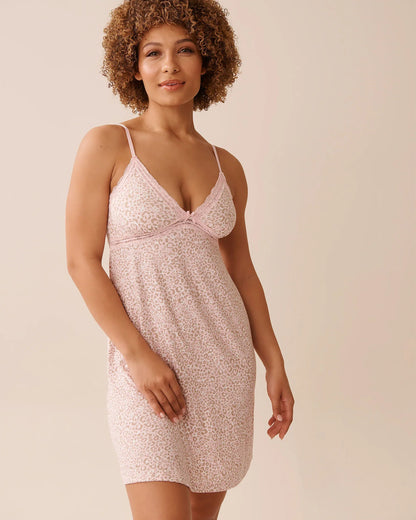 La Vie en Rose_Pale Lilac Leopard_Pink Leopard Print Lace Trim Super Soft Nightie_40500451_P50099_03