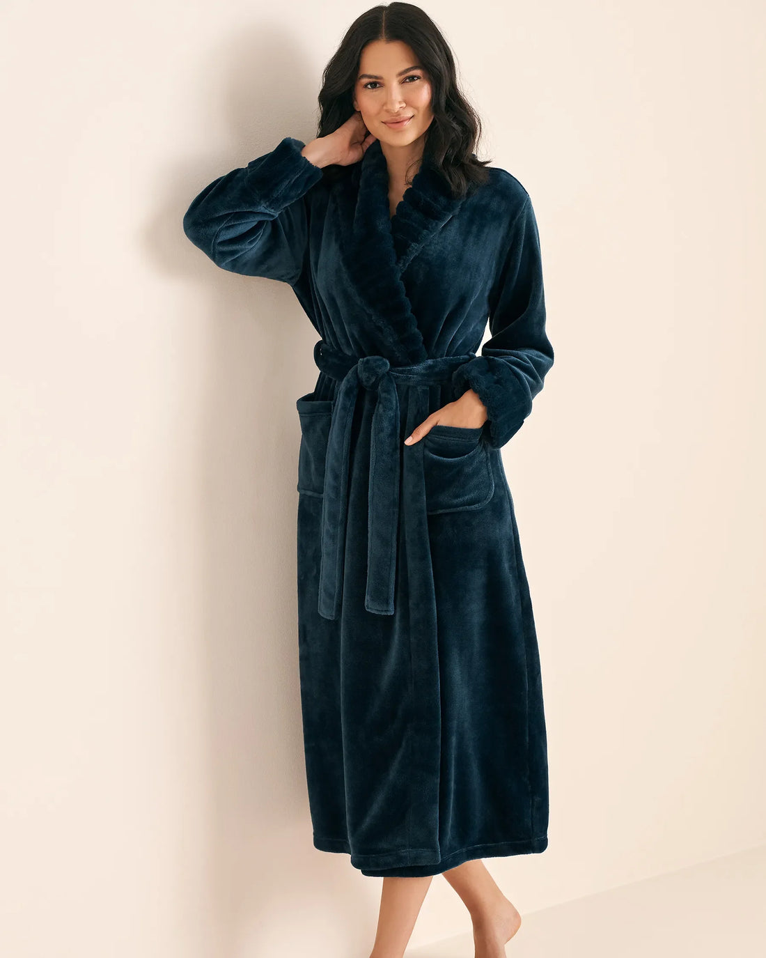 La Vie en Rose_Reflecting Pond_Luxury Edition Long Faux Fur and Soft Plush Robe_40600211_40241_01