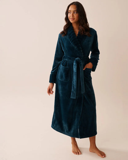 La Vie en Rose_Reflecting Pond_Luxury Edition Long Faux Fur and Soft Plush Robe_40600211_40241_03