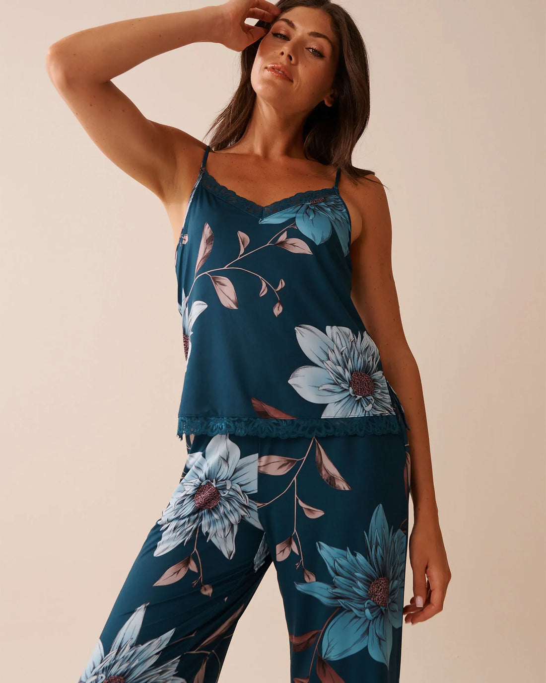 La Vie en Rose_Reflecting Mix Flowers_Recycled Fibers Chrysanthemum Print Cami with Shel_60100154_P40478_02